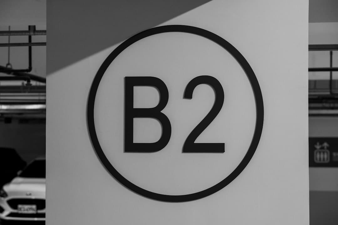 A sign with the letter b and number 2 — Photo by Turquo Cabbit on Unsplash